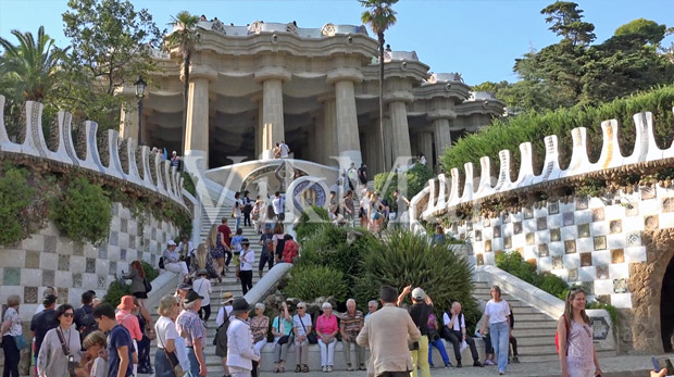 Парк Гуэля (Park Güell) в округе Грасия Парк Гуэля (Park Güell) в округе Грасия